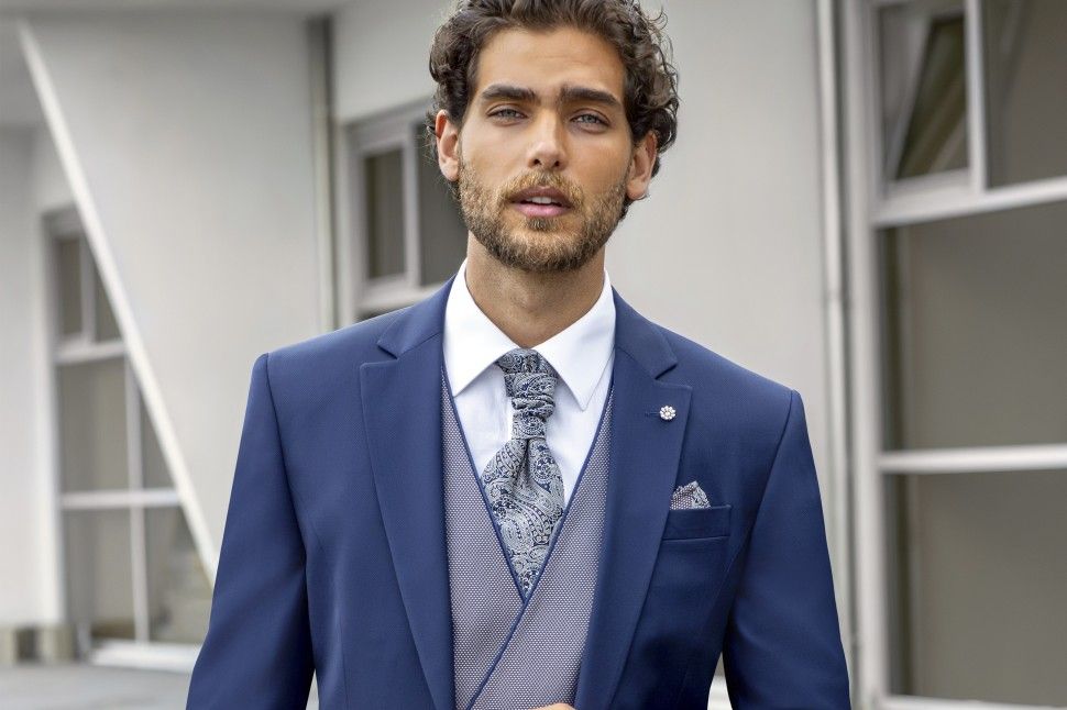 Fall in love with the perfect groom suit