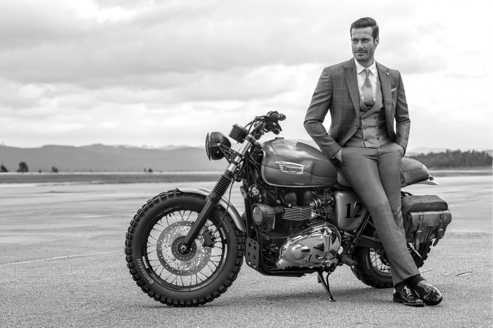 Descubre cul es la lnea de trajes de novio de 1001 Emotions ideal para ti