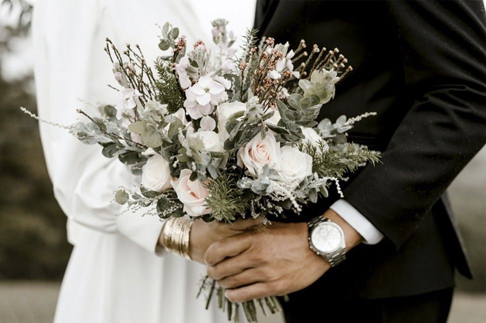 What is the best time of year to get married?