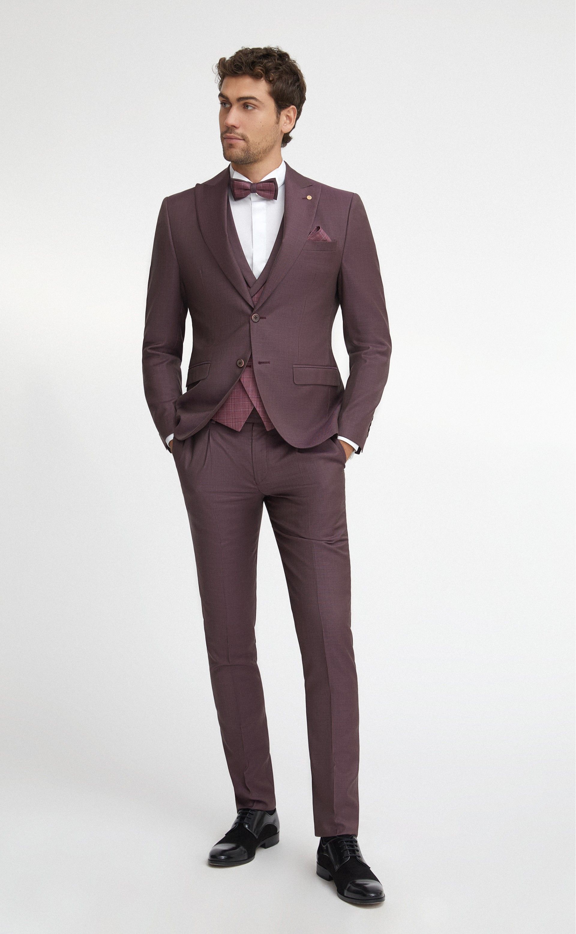 Traje de novio Feel burdeos 41.22.500A