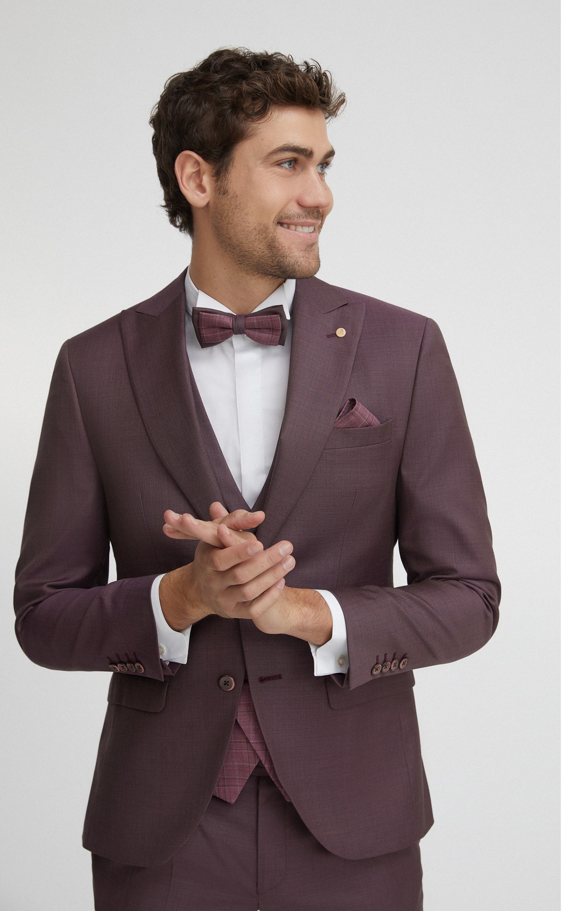 Traje de novio Feel burdeos 41.22.500A