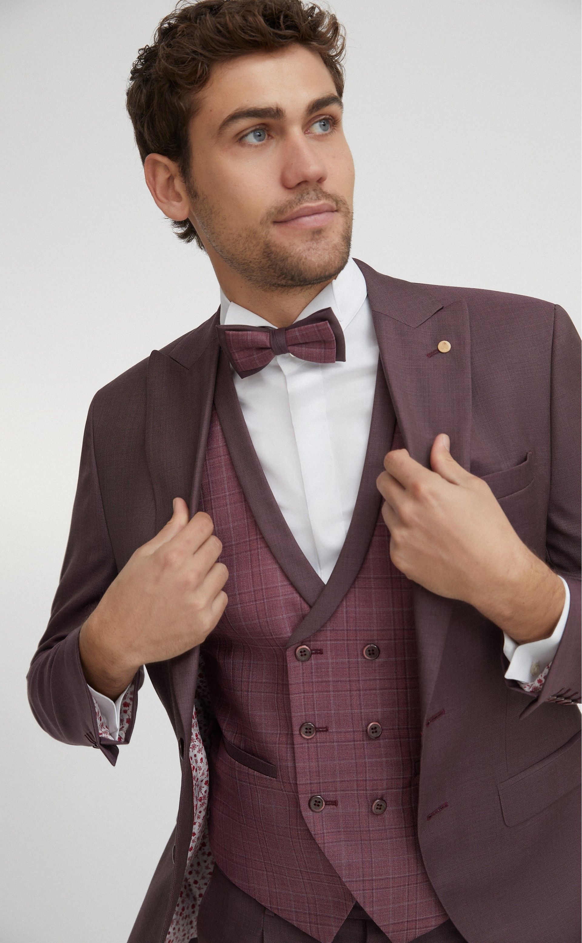 Traje de novio Feel burdeos 41.22.500A