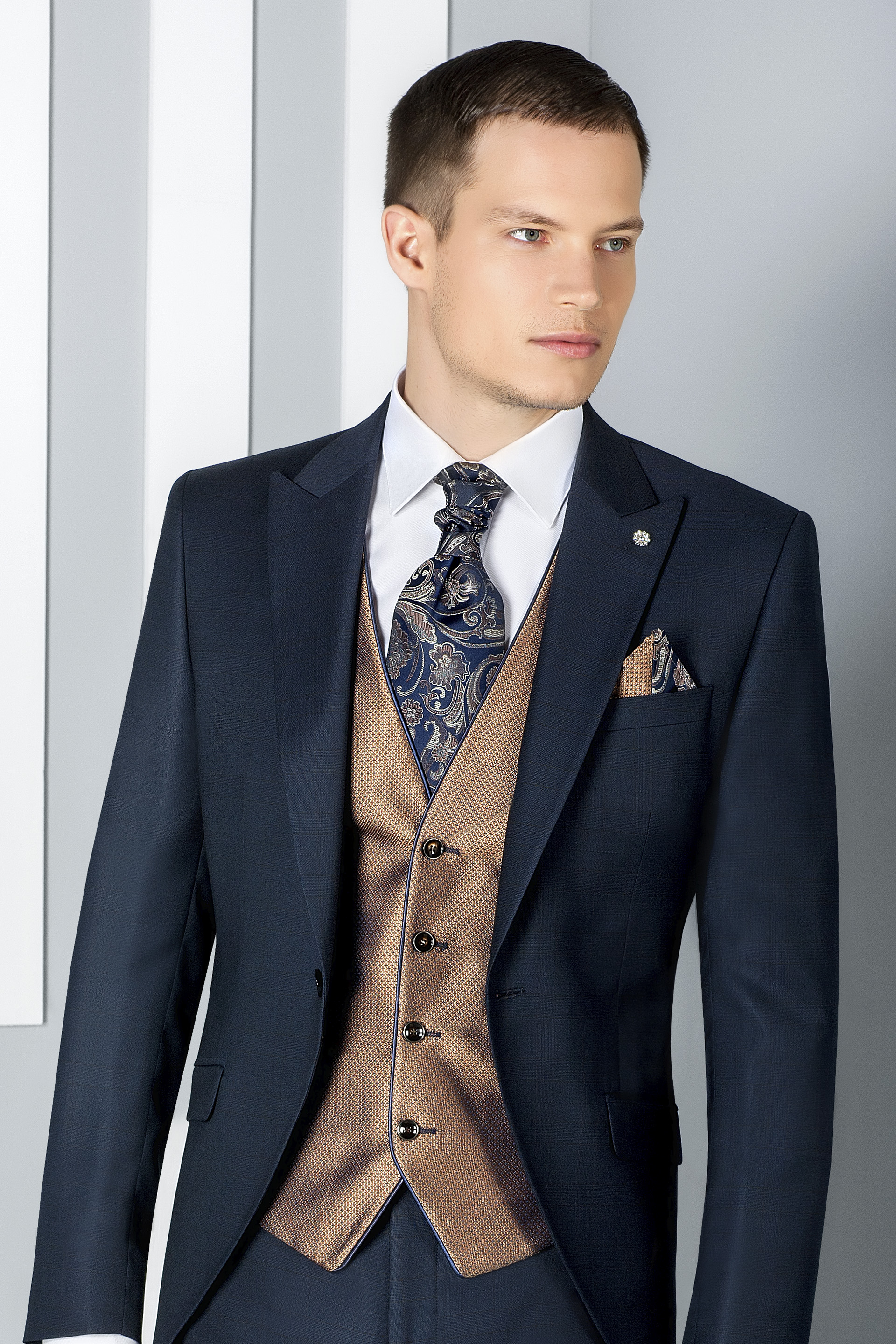 Traje de novio Eternal azul 07.20.300