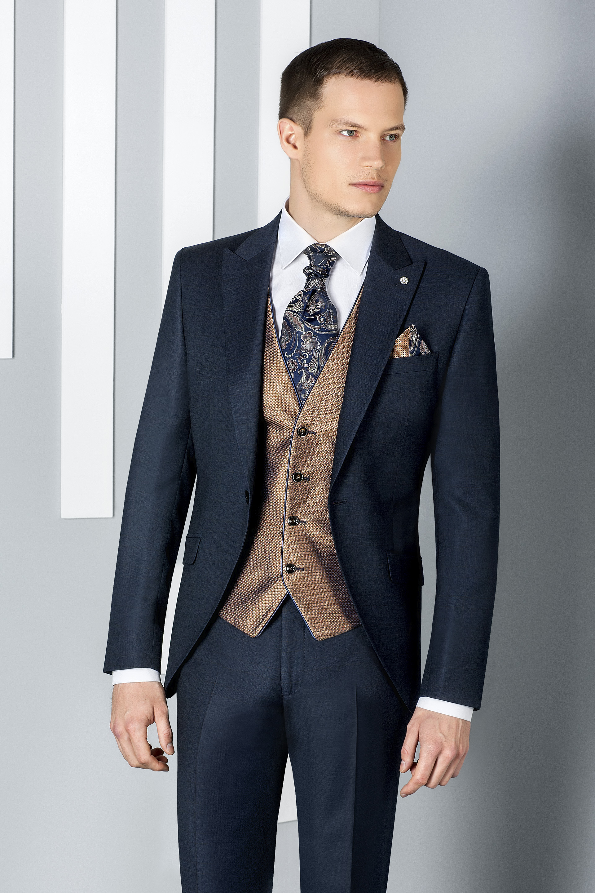 Traje de novio Eternal azul 07.20.300