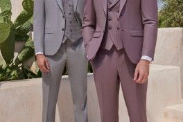  The best groom's suits for a colourful winter wedding