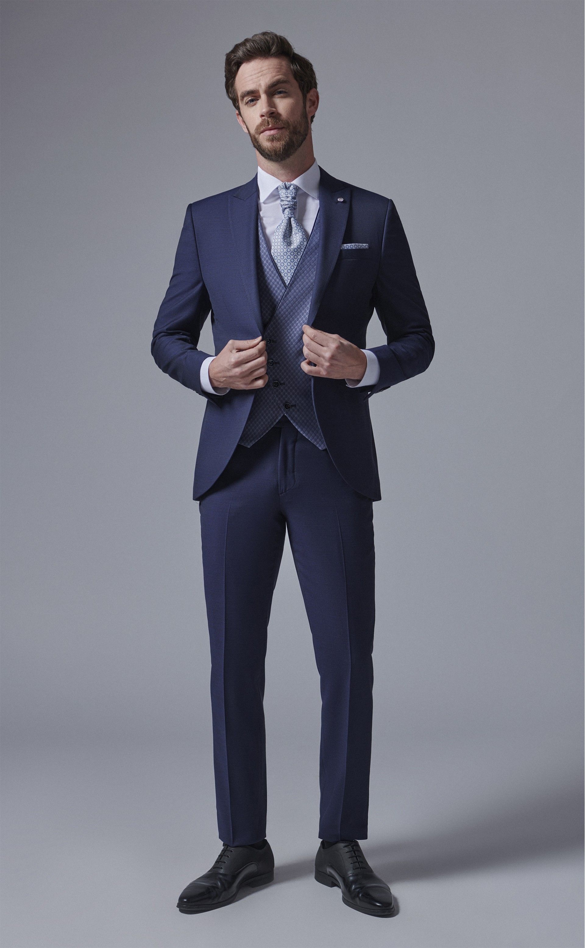Traje de novio ETERNAL azul oscuro 06.24.300