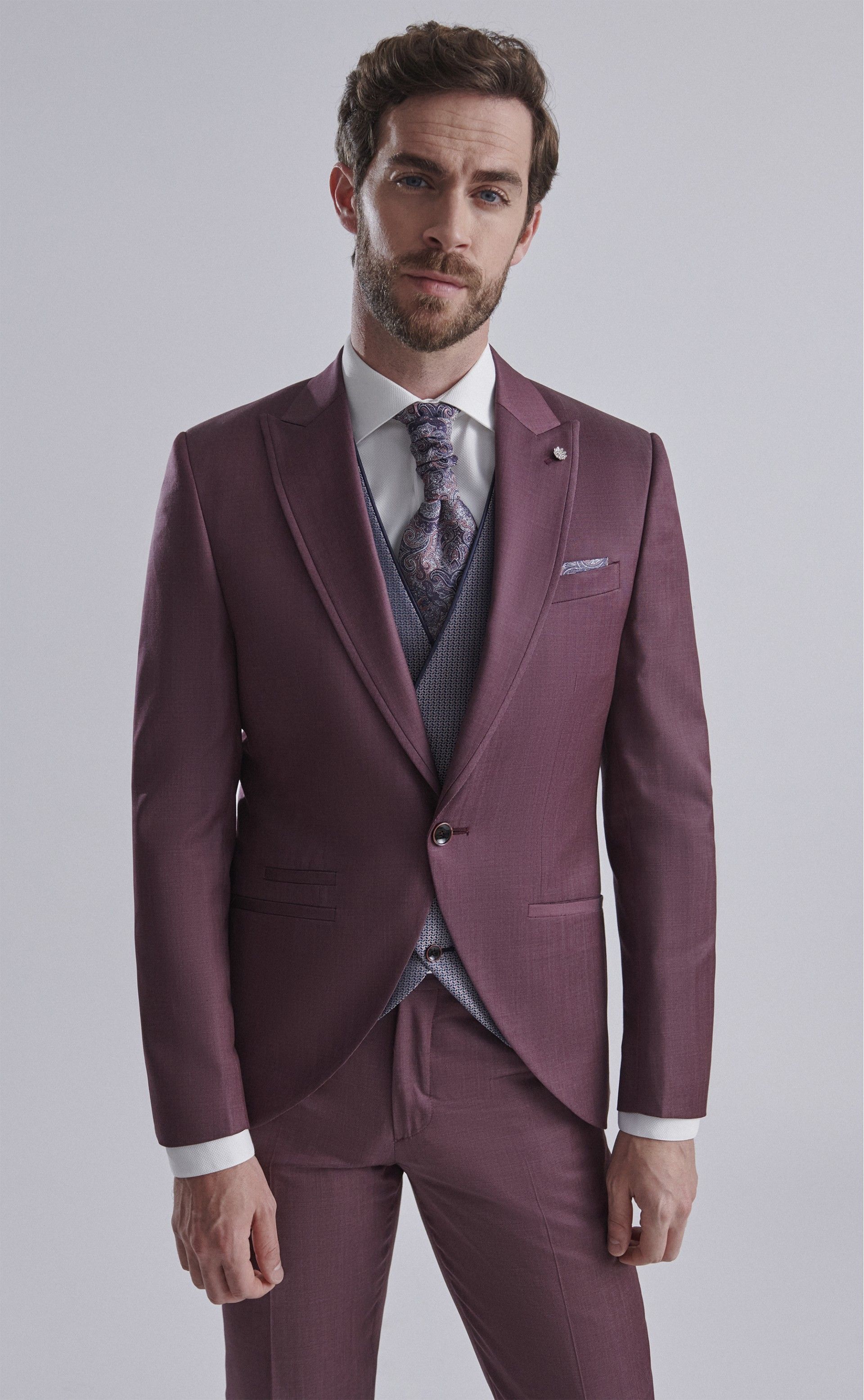 Traje de novio ETERNAL burdeos 26.24.510