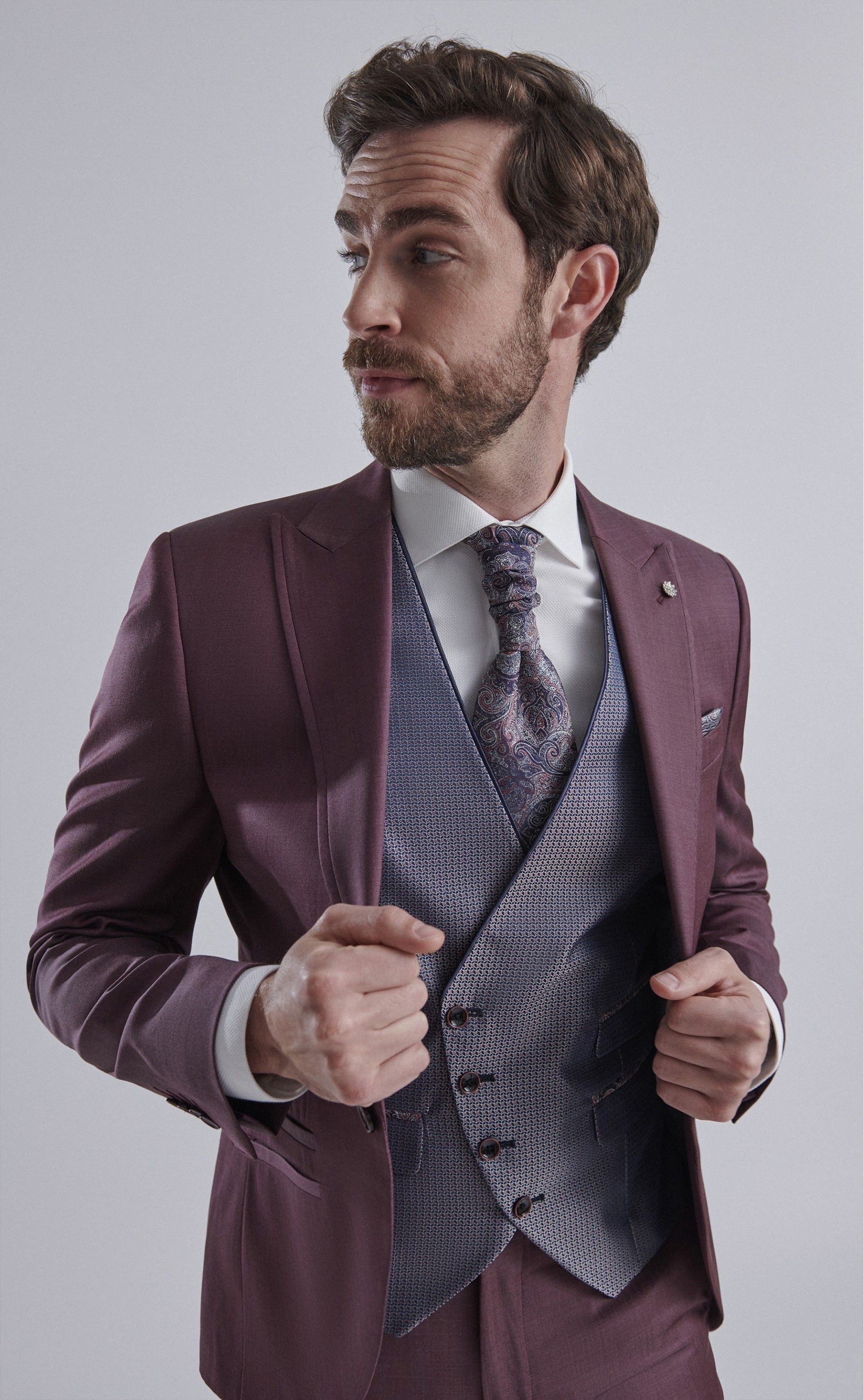 Traje de novio ETERNAL burdeos 26.24.510