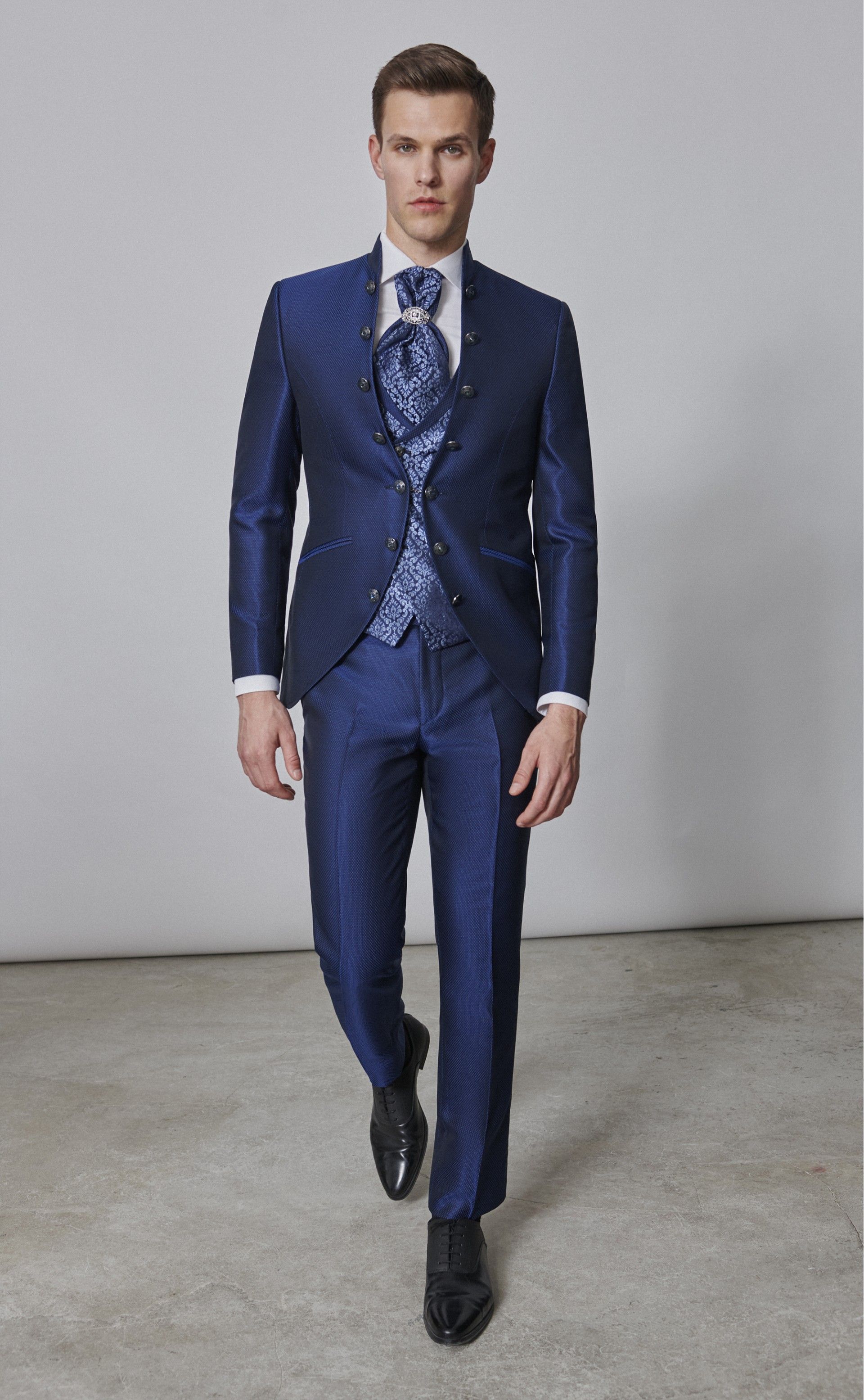 Traje de novio WEDDING azul oscuro 33.24.322