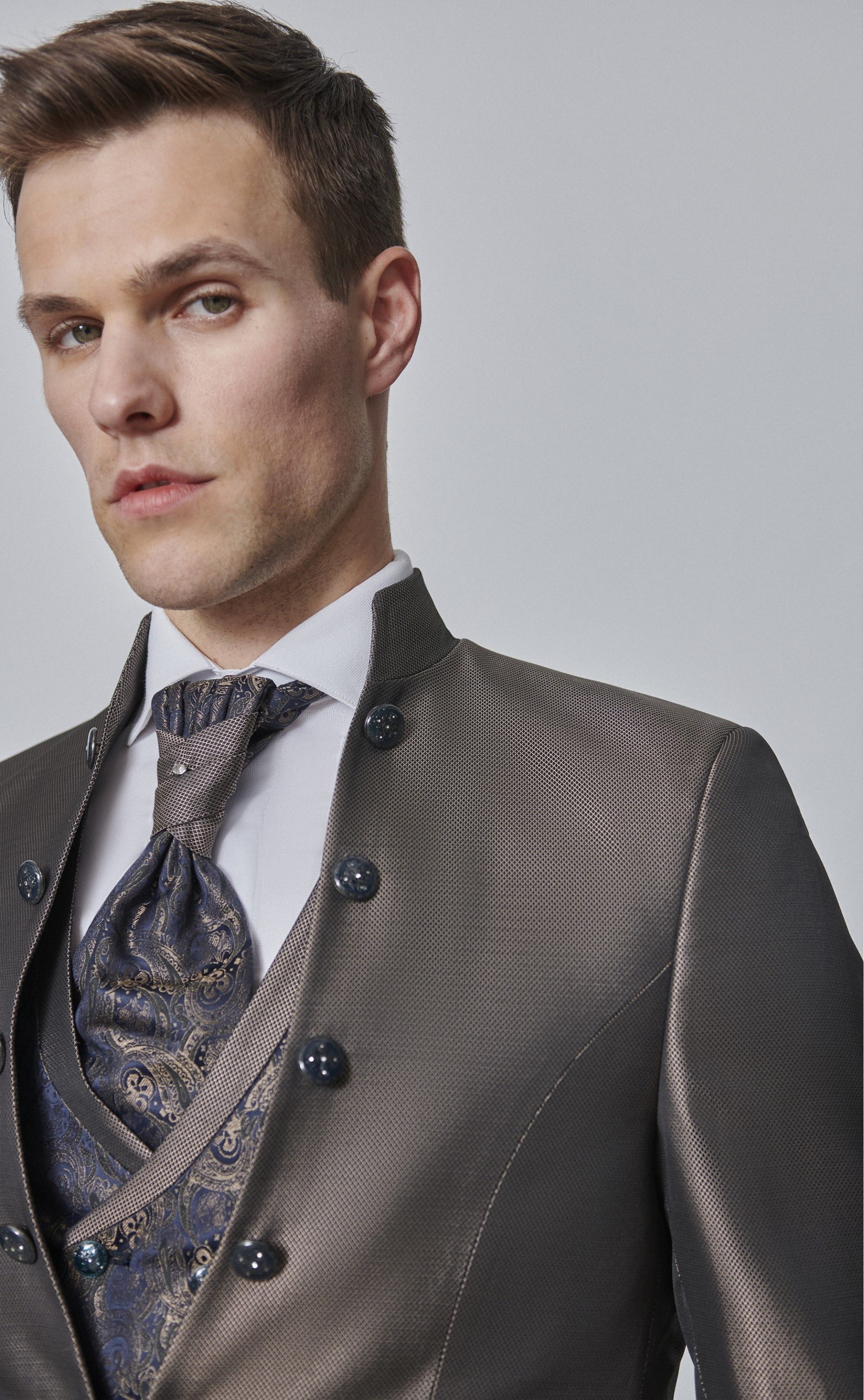 Beige groom suit WEDDING 43.24.710