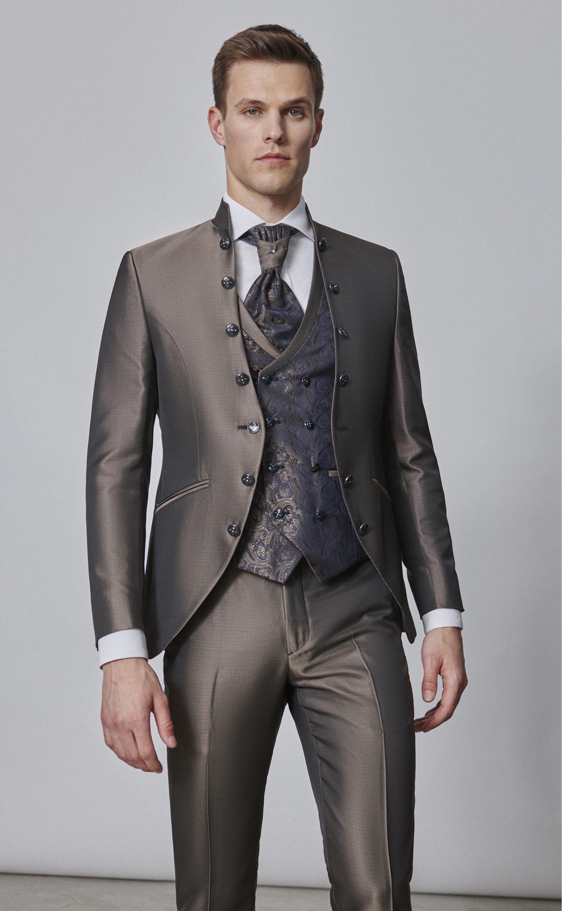 Beige groom suit WEDDING 43.24.710