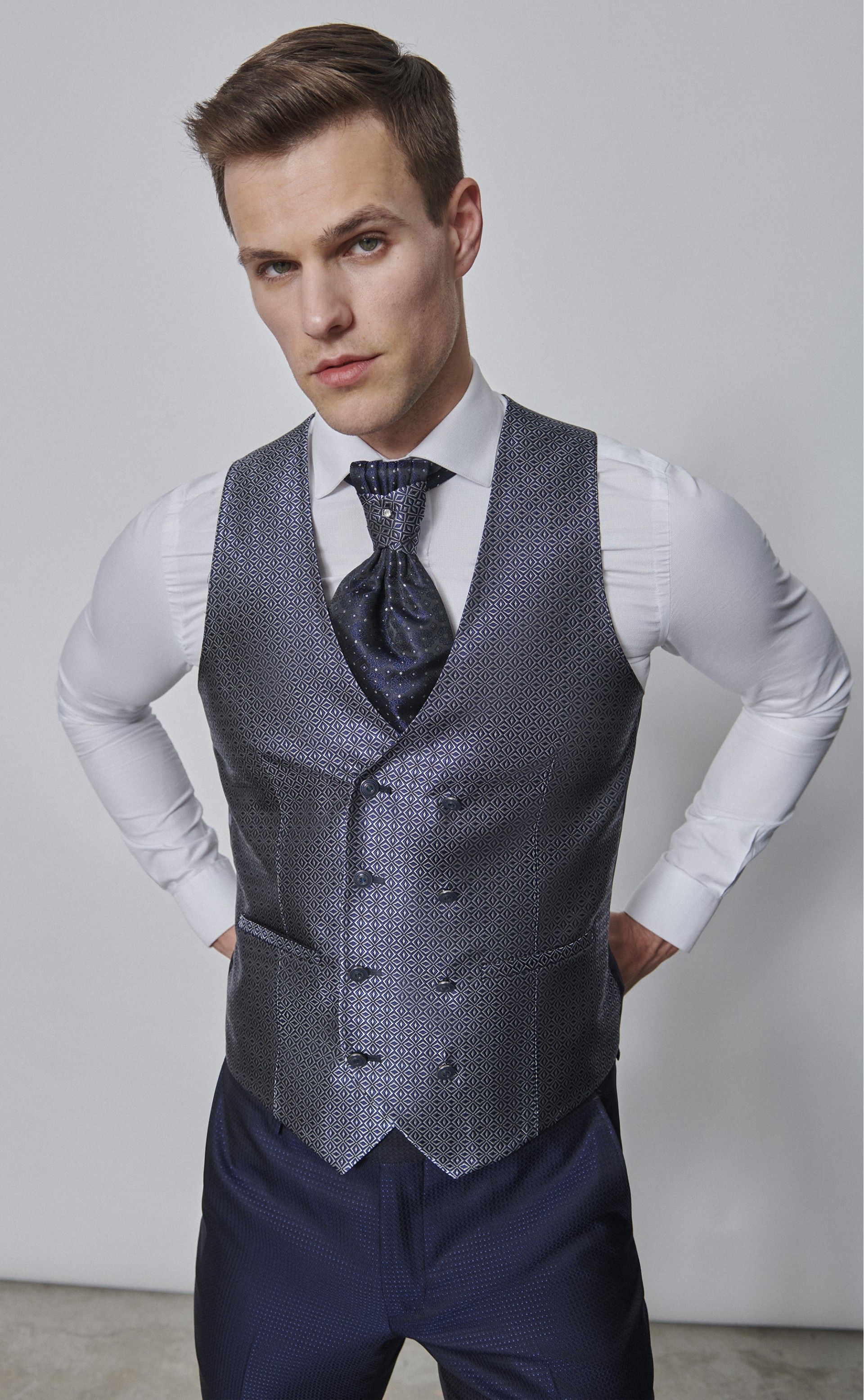 Traje de novio WEDDING azul oscuro 45.24.303