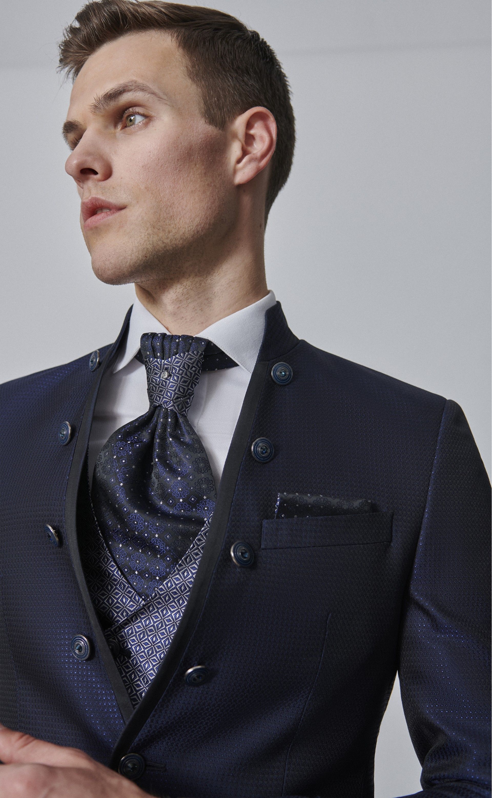 Traje de novio WEDDING azul oscuro 45.24.303