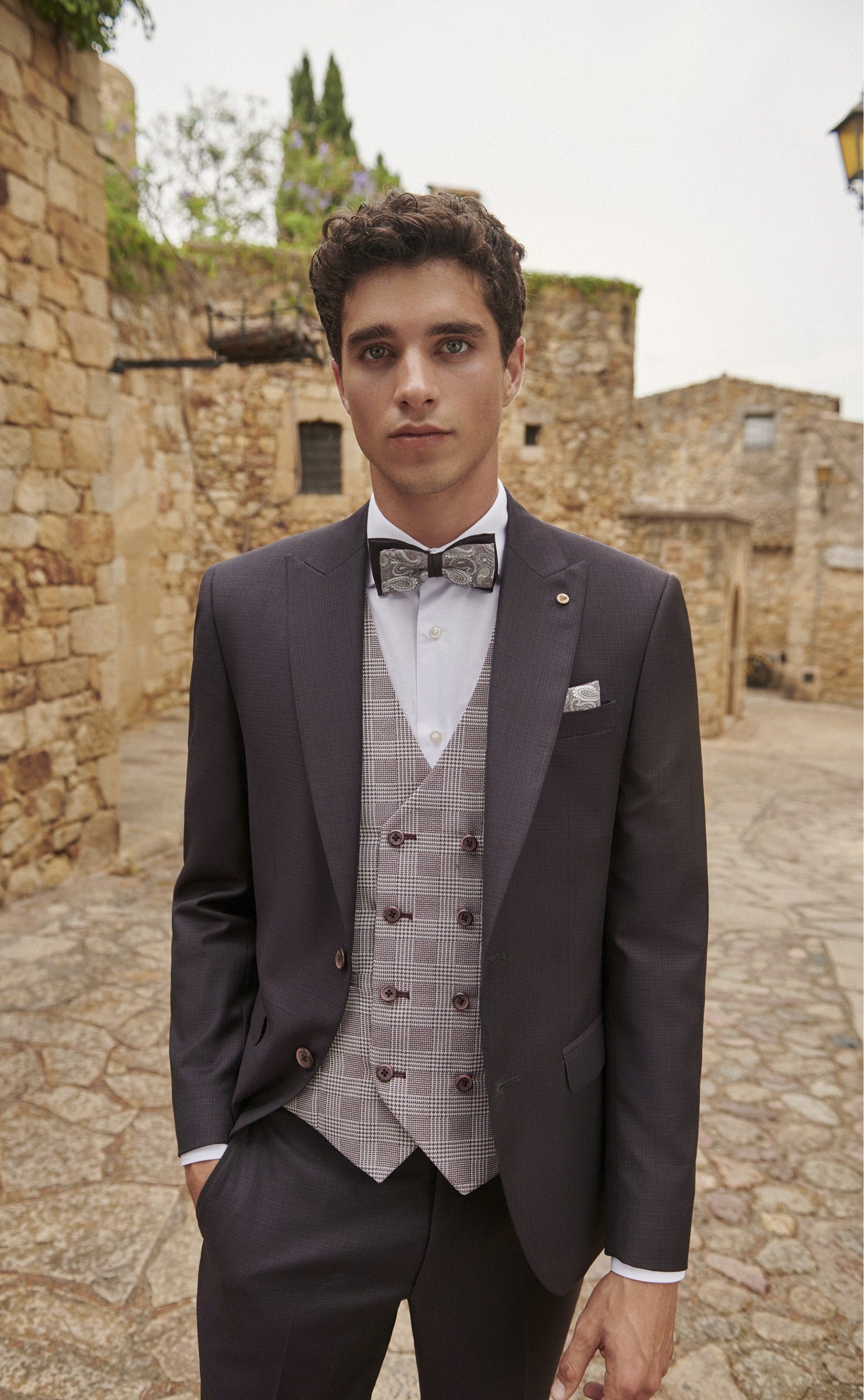 Traje de novio FEEL burdeos 65.24.500