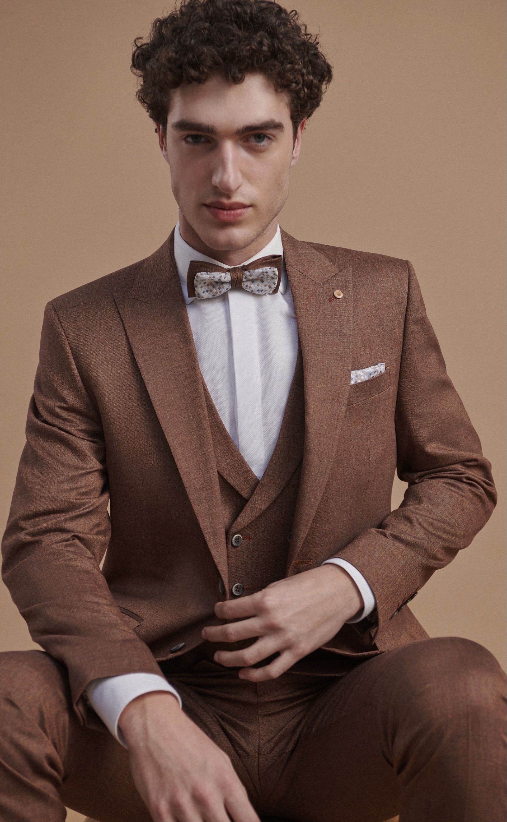 Traje de novio FEEL burdeos 76.24.780