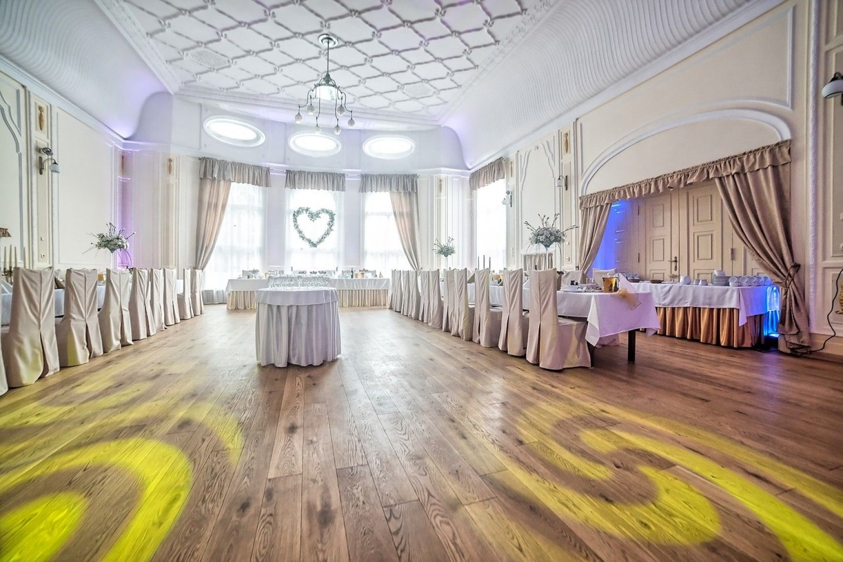 How much time should you leave between the ceremony and the party