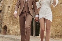 Elegância Casual ao Sol: Como se Vestir para um Casamento ao Ar Livre Elegância Casual ao Sol: Como se Vestir para um Casamento ao Ar Livre