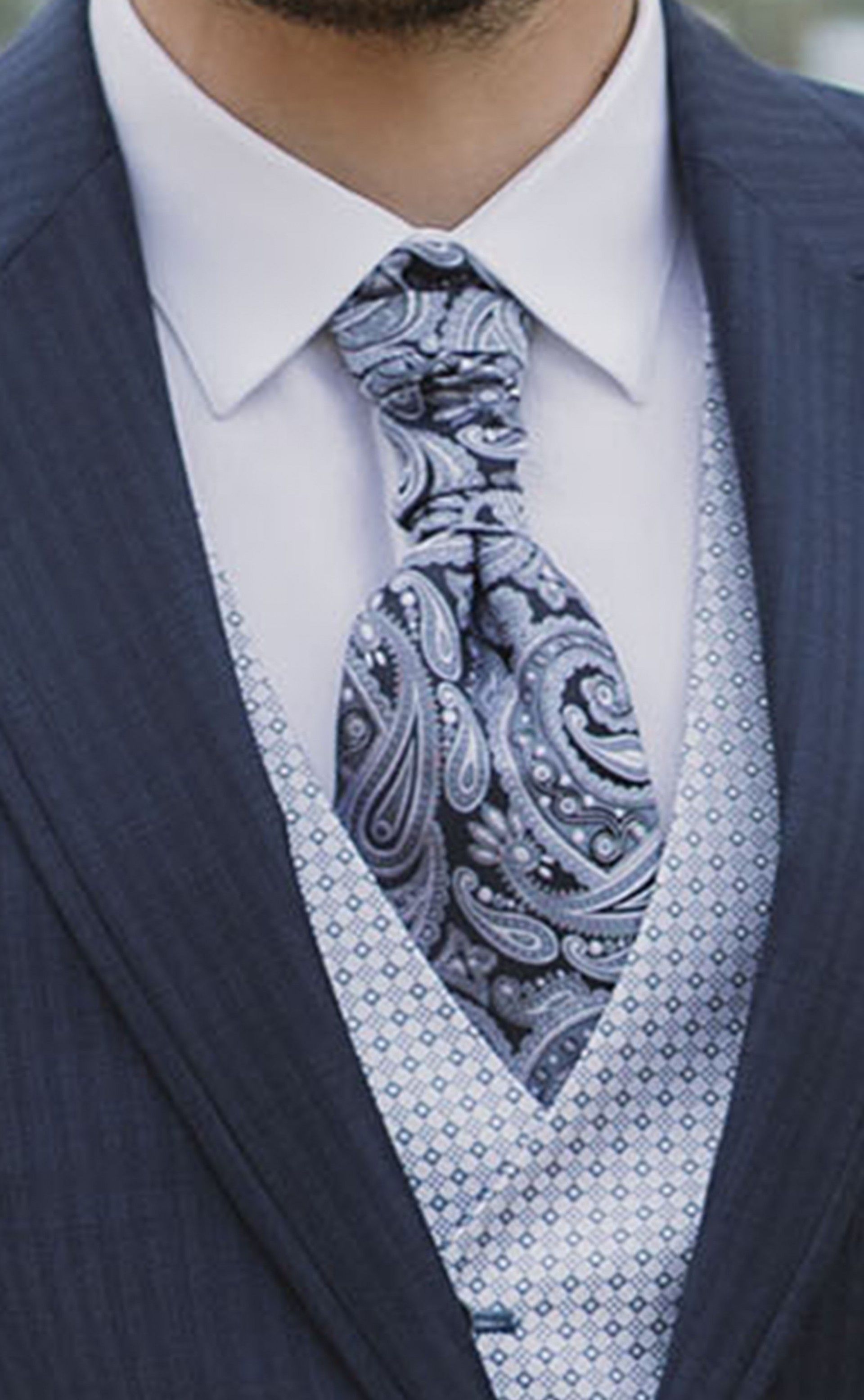 Traje de novio azul oscuro de lana con rayas ? Tejido Guabello 04.26.310