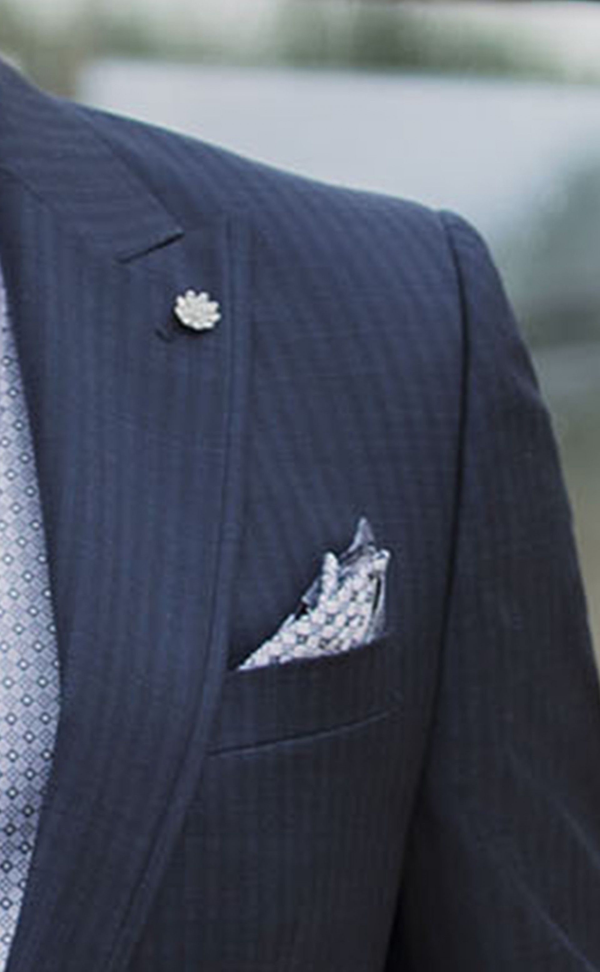 Traje de novio azul oscuro de lana con rayas ? Tejido Guabello 04.26.310