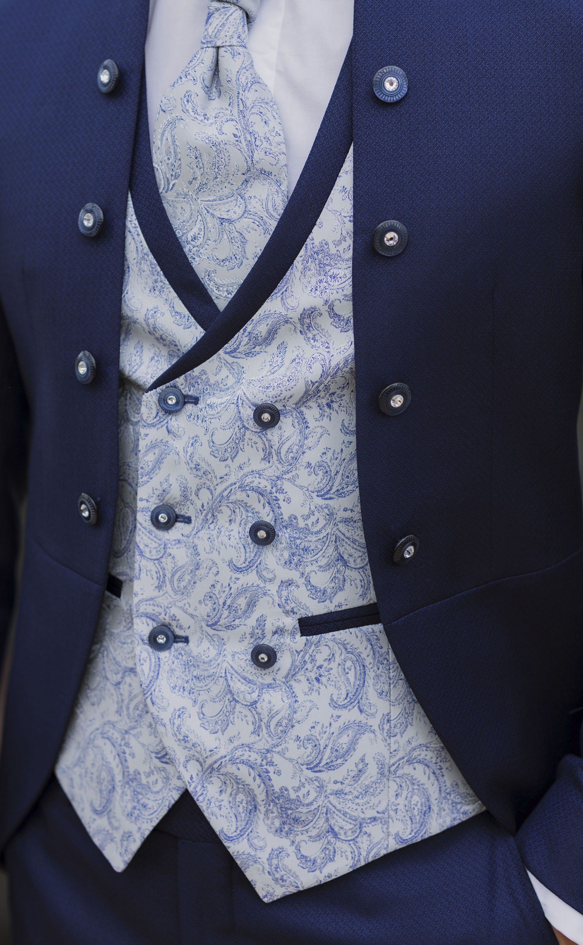 Traje de novio azul de lana con microdibujo ? Tejido Reda 06.26.310