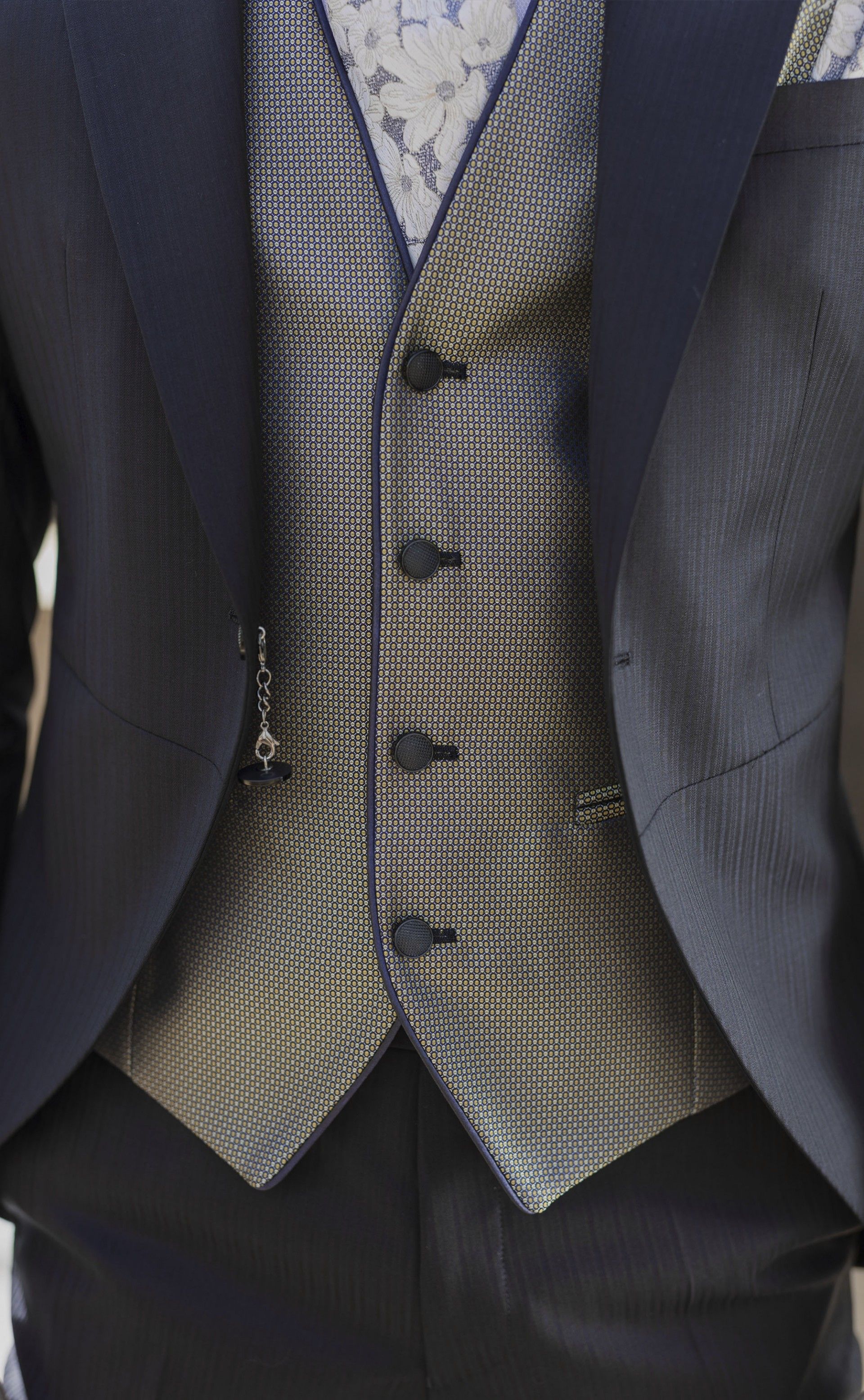 Traje de novio azul oscuro de lana con rayas ? Tejido Reda 08.26.300