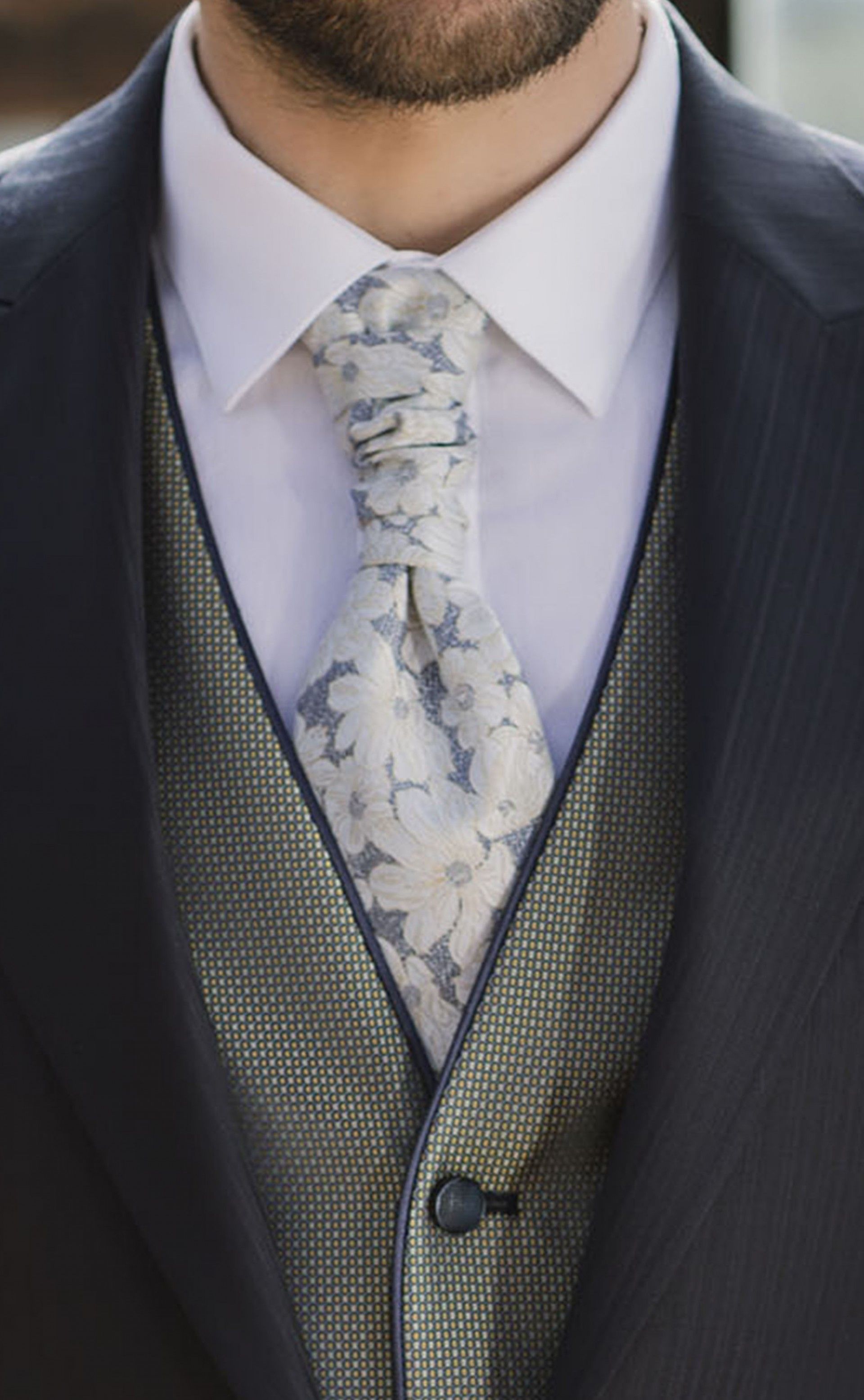 Traje de novio azul oscuro de lana con rayas ? Tejido Reda 08.26.300