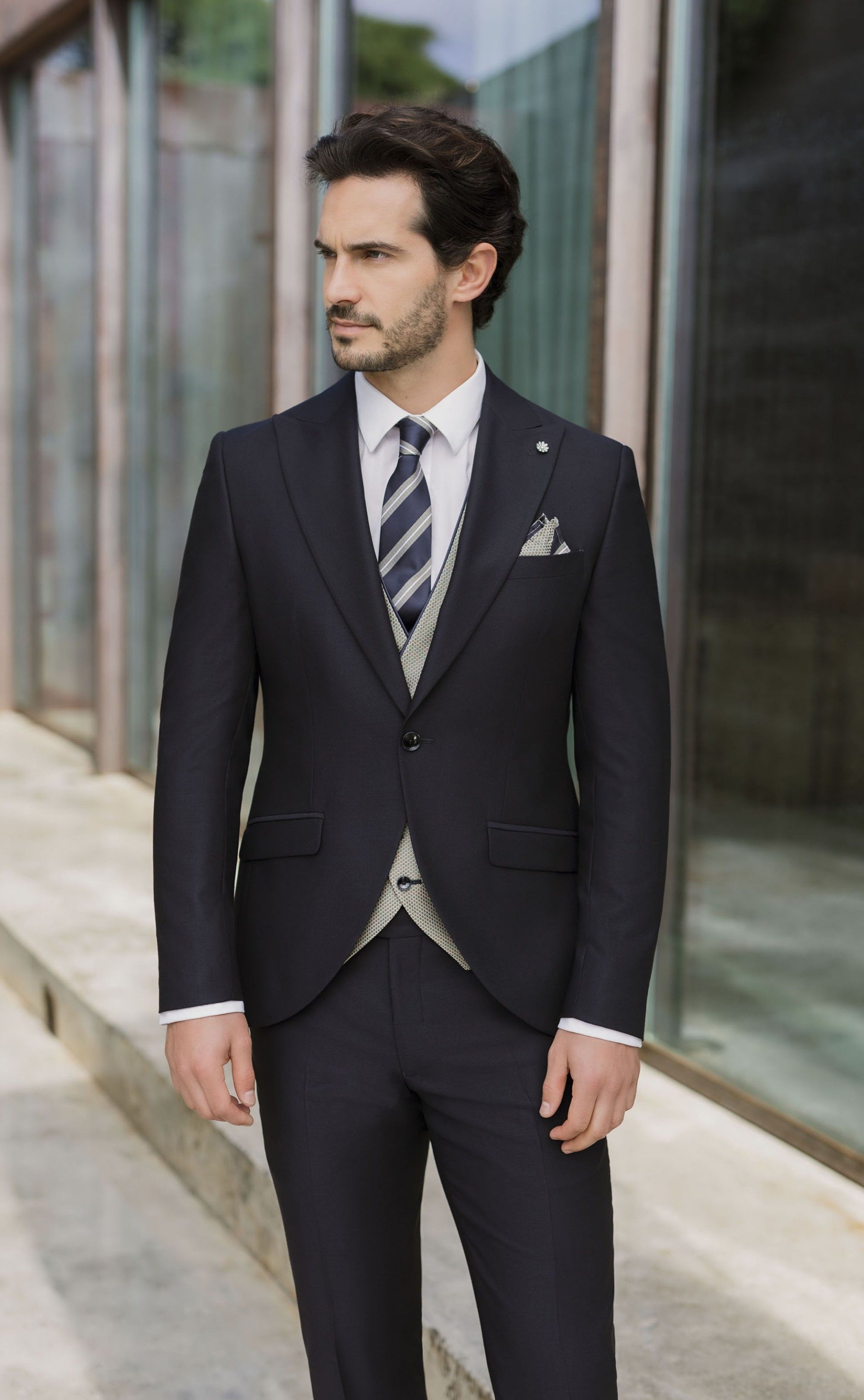 Traje de novio azul oscuro de lana ? Tejido Reda 09.26.300