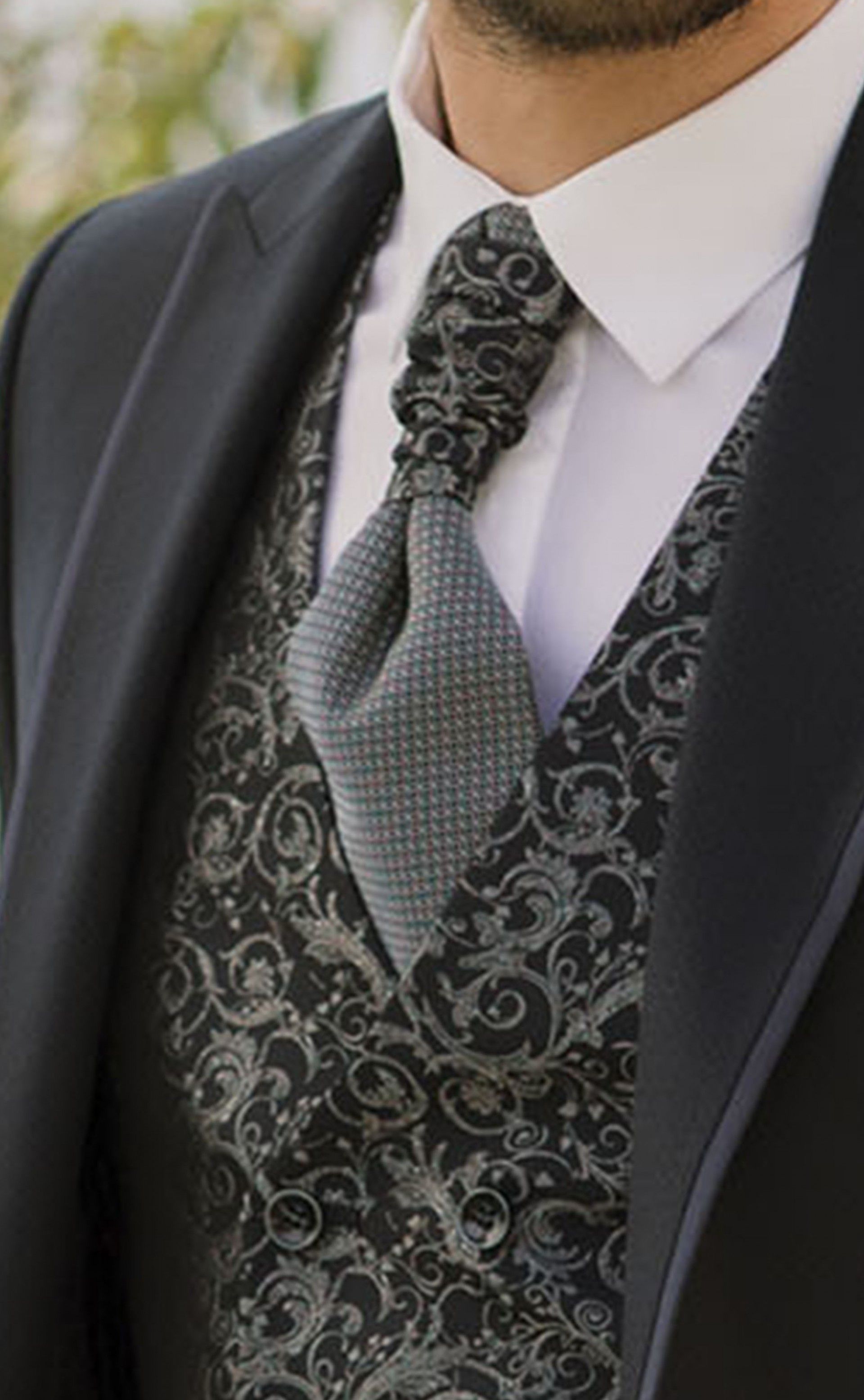 Dark Blue Wool Groom Suit with Micro Pattern ? Reda Fabric 15.26.300