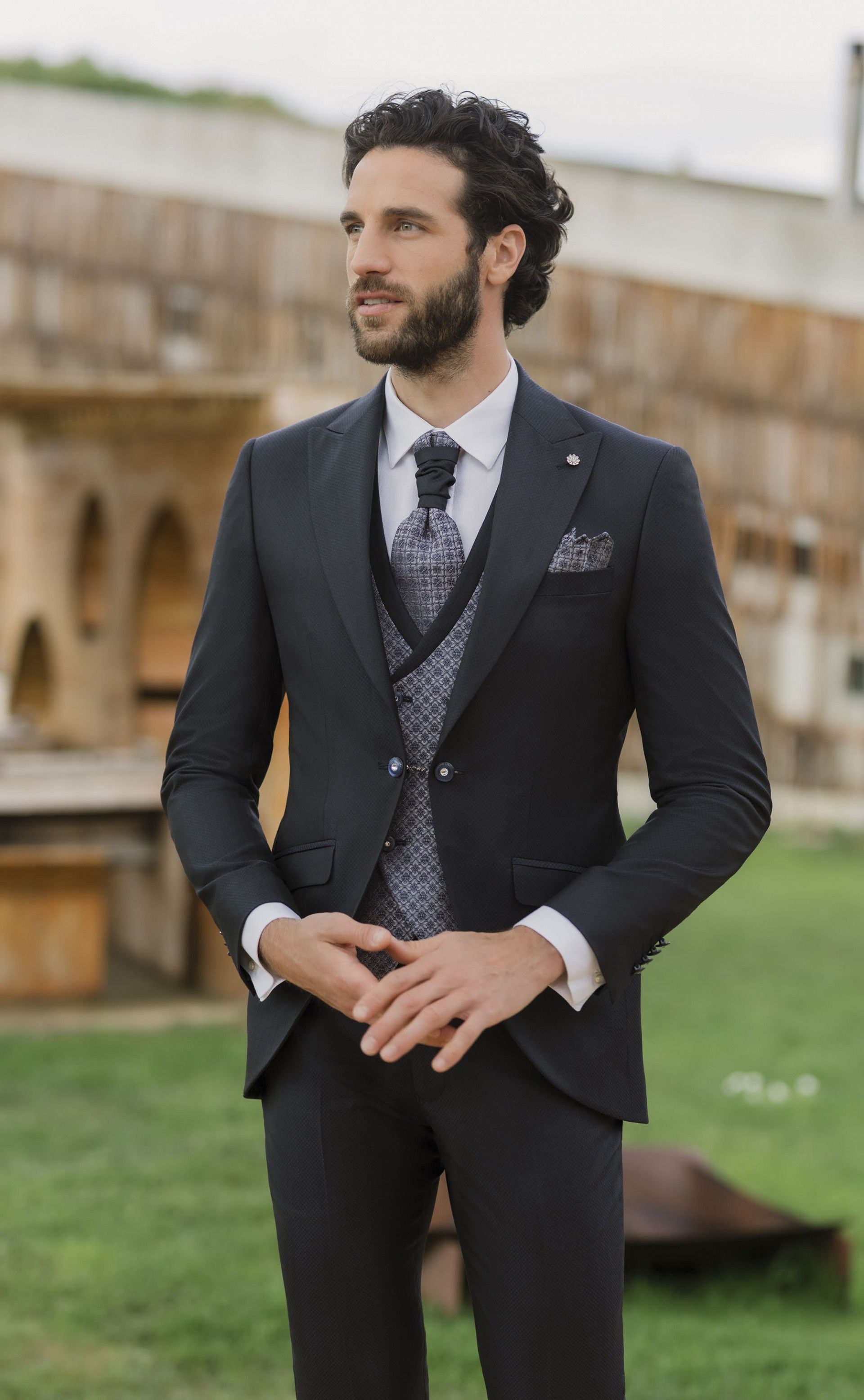 Costume de marié bleu foncé en laine et soie à micro-motif ? Tissu Tallia di Delfino 17.26.300