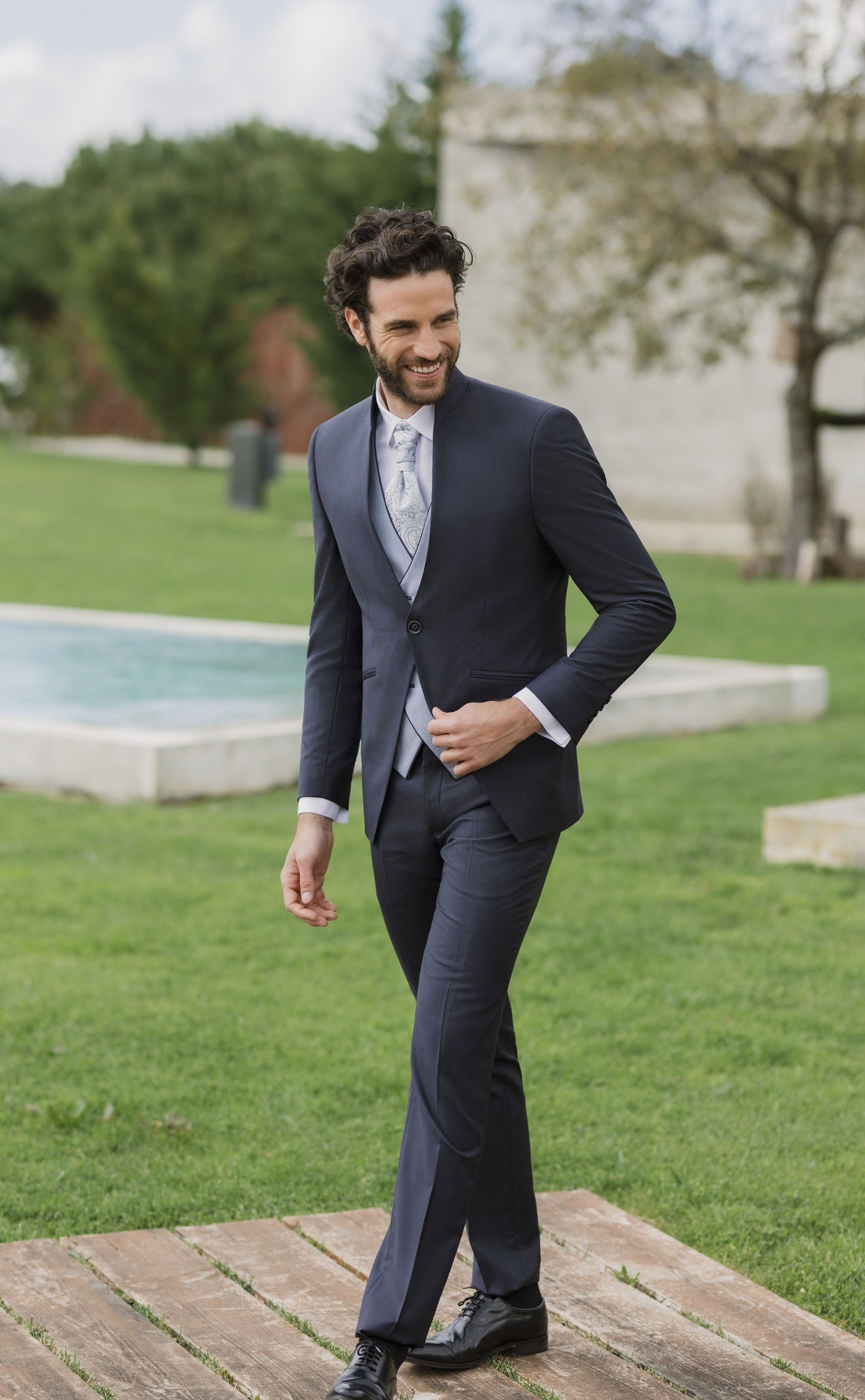 Costume de marié bleu foncé en laine à micro-motif ? Tissu Guabello 21.26.301