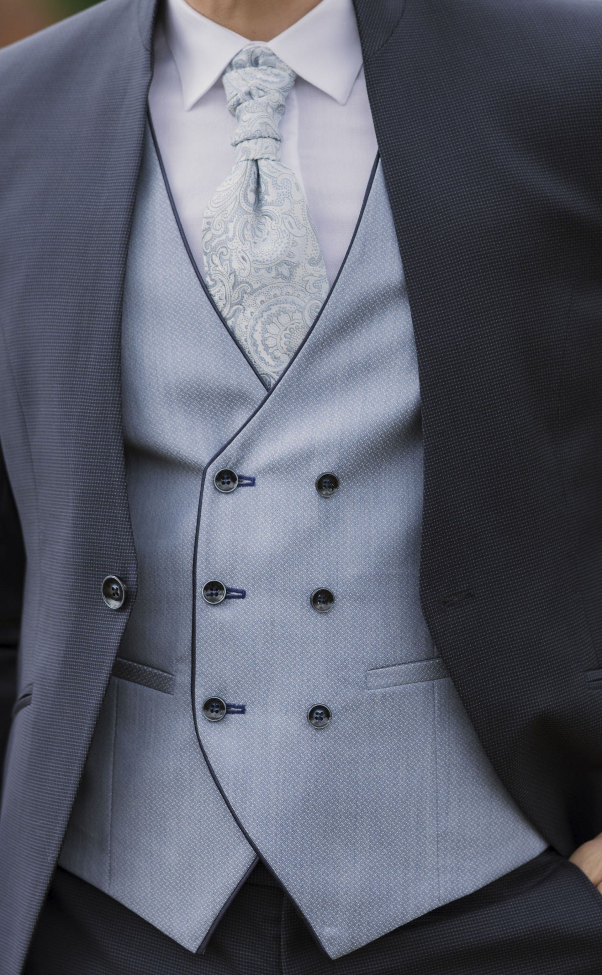 Costume de marié bleu foncé en laine à micro-motif ? Tissu Guabello 21.26.301