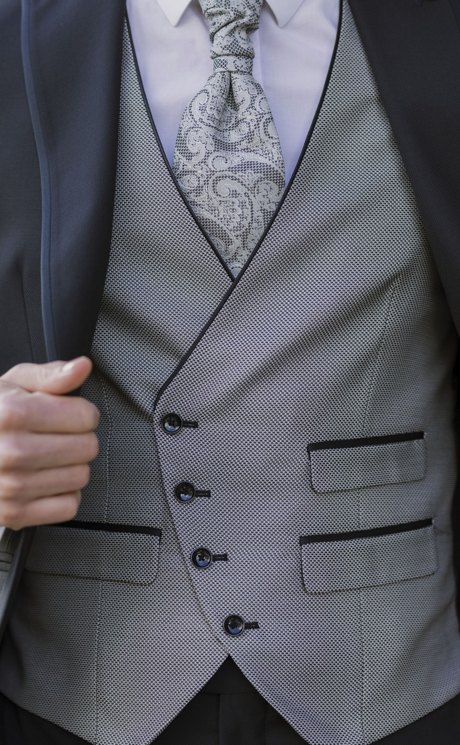 Traje de novio marrón de lana ? Tejido Guabello 27.26.001