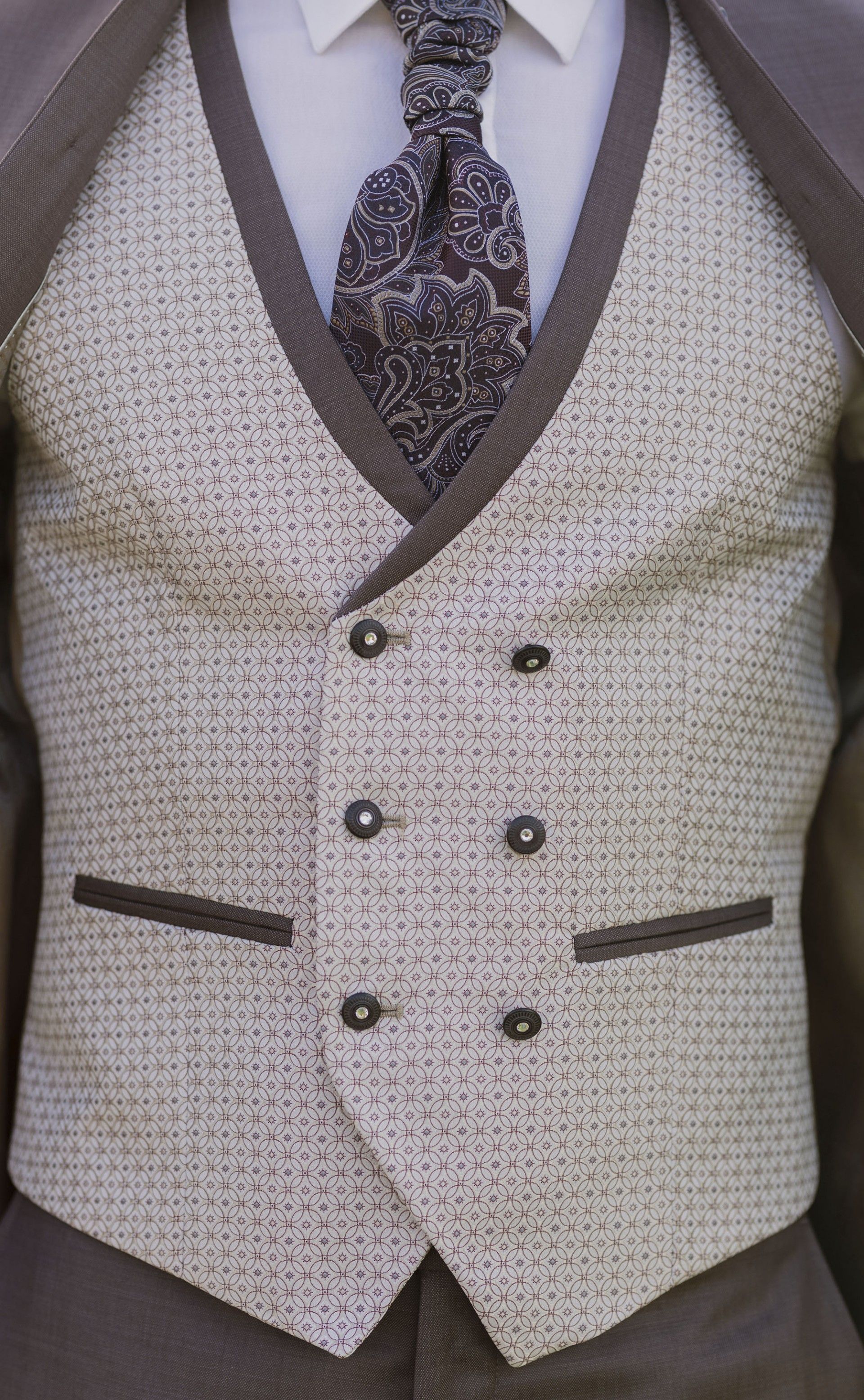 Costume de marié rose en laine ? Tissu Zignone 34.26.450