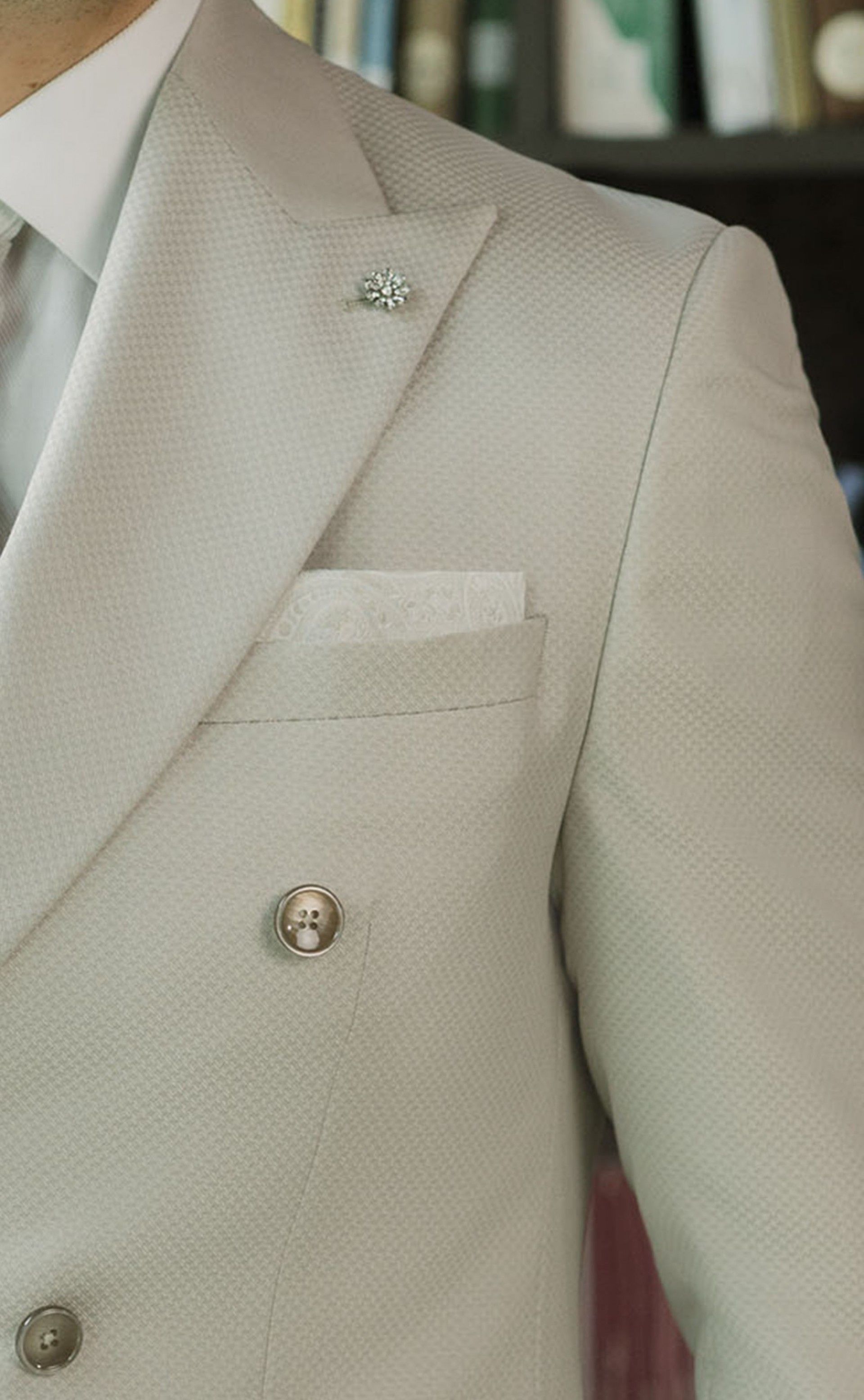 Traje de novio beige de lana con microdibujo ? Tejido Guabello 45.26.670