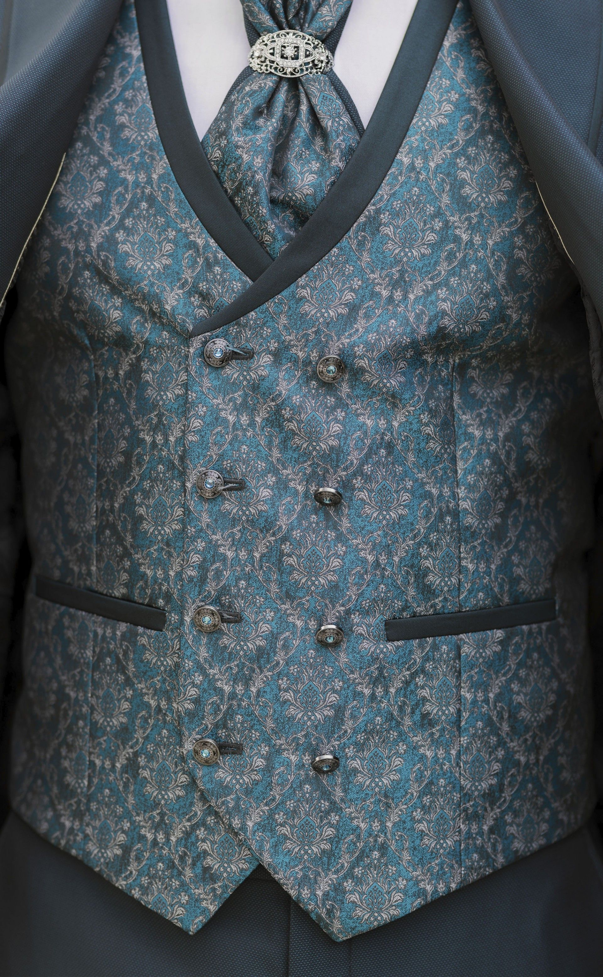 Dark Green Groom Suit 68.26.911