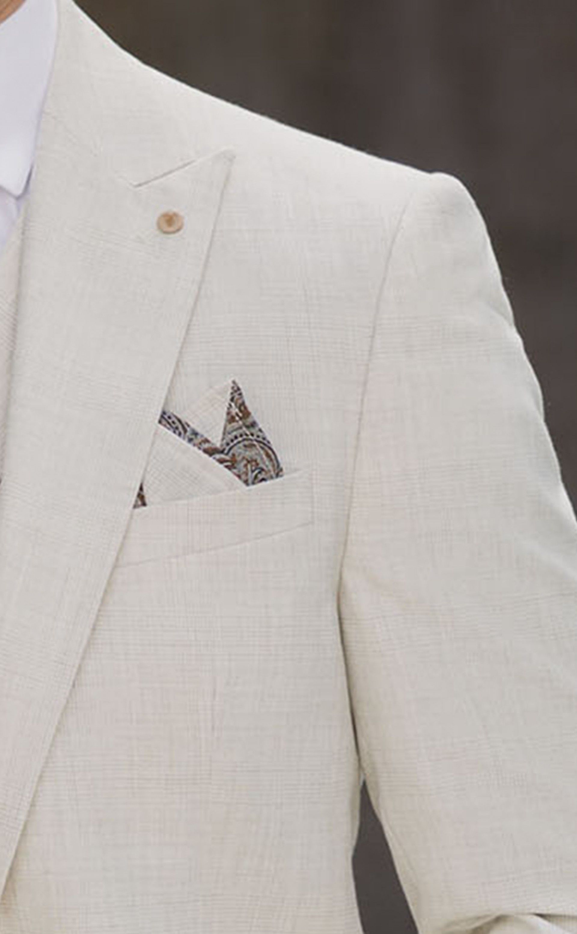 Beigefarbener Bräutigamanzug mit Karo-Muster 75.26.690