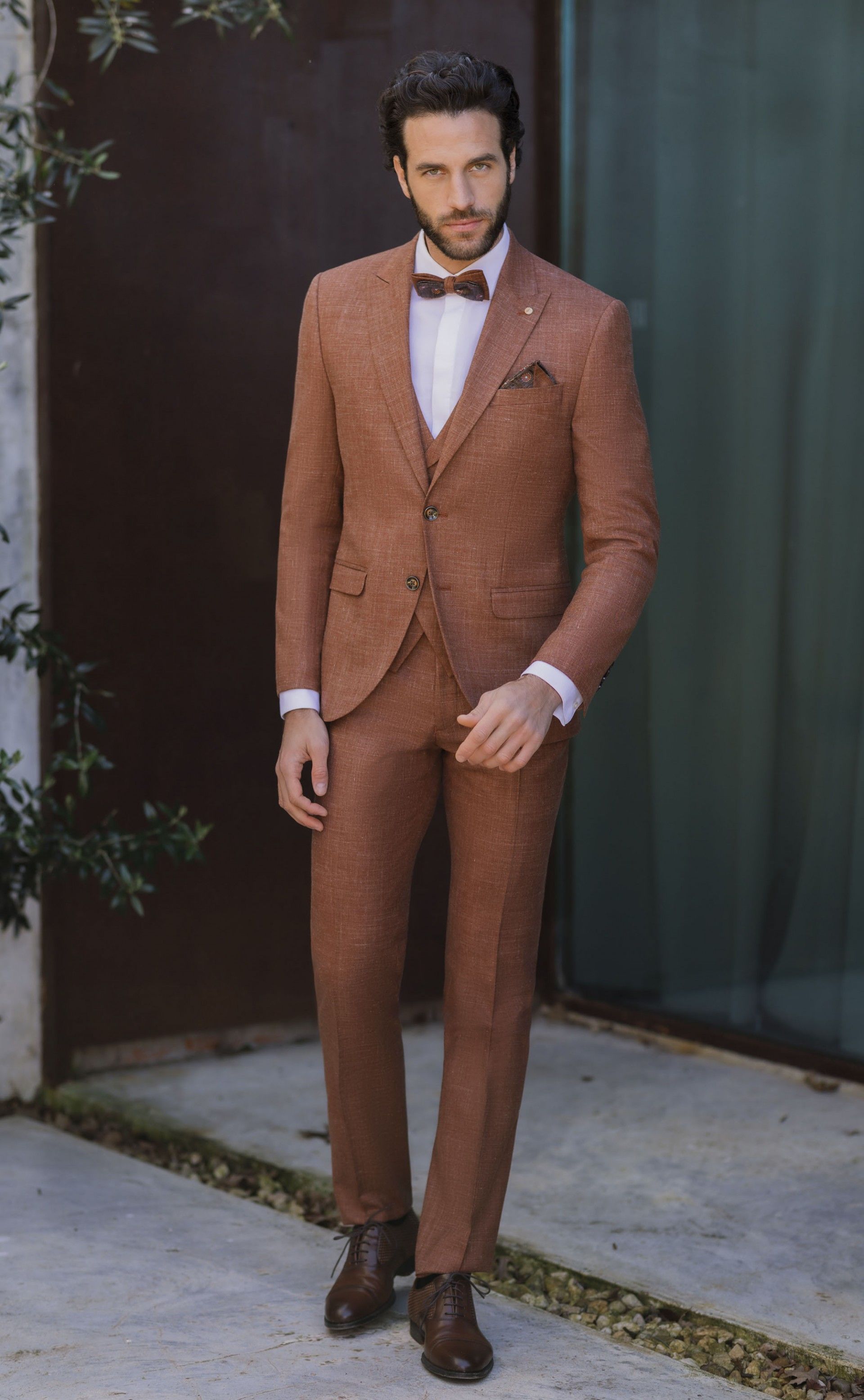 Terrakottafarbener Bräutigamanzug aus Wolle und Seide ? Stoff Zignone 78.26.760