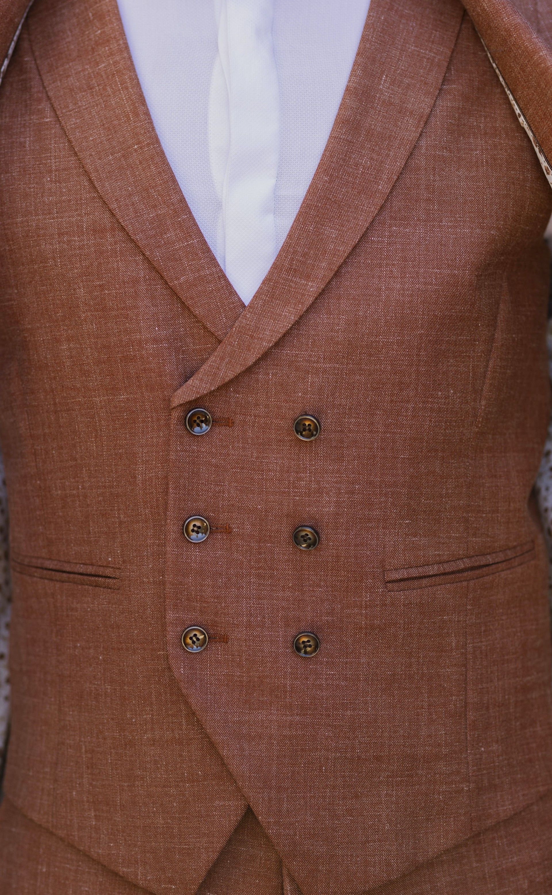 Terrakottafarbener Bräutigamanzug aus Wolle und Seide ? Stoff Zignone 78.26.760