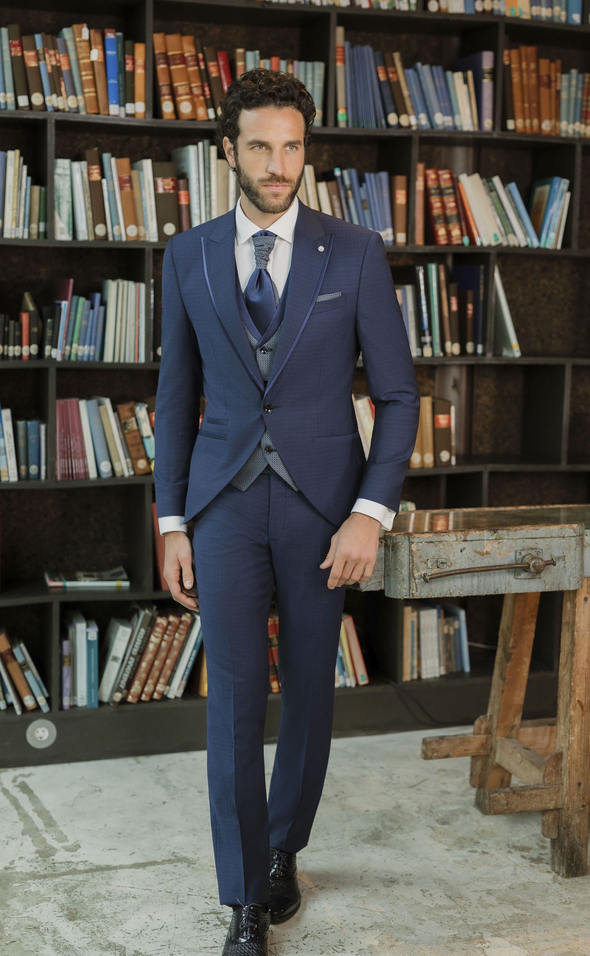 Traje de novio azul de lana con microdibujo ? Tejido Zignone 108.26.311