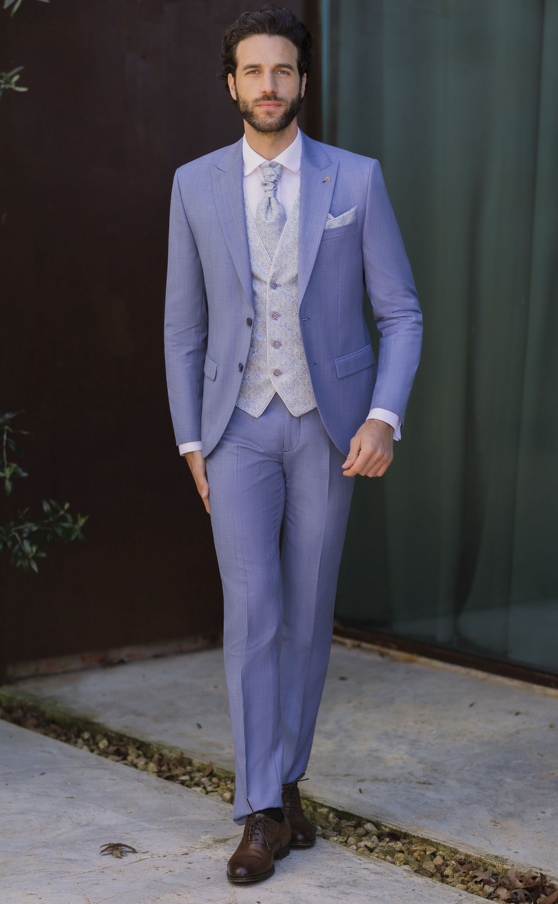 Hellblauer Bräutigamanzug 110.26.362