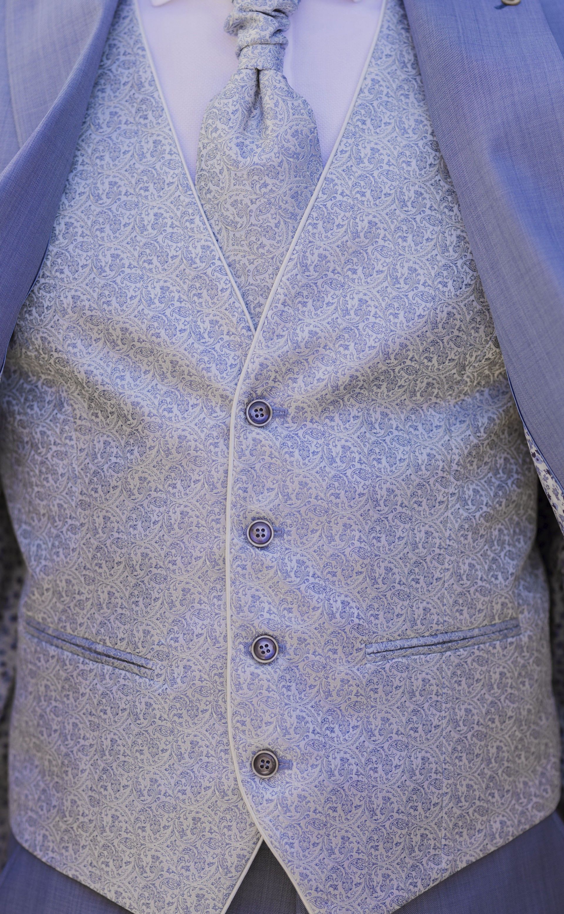 Hellblauer Bräutigamanzug 110.26.362