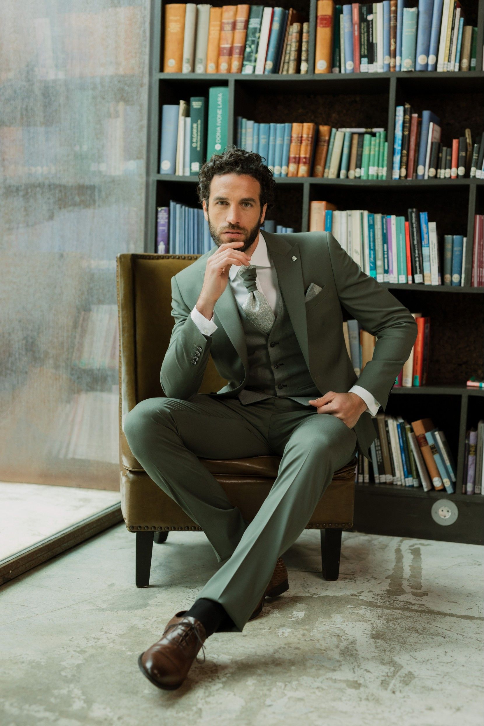 The Art of Refinement: A Groom’s Guide to Wedding Style The Art of Refinement: A Groom’s Guide to Wedding Style